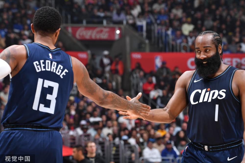 青岛速度,印尼球迷遗失手机,青岛好司机28分钟助其找回